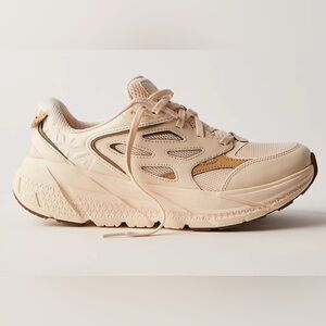 Brand New Hoka Clifton L, Size 9